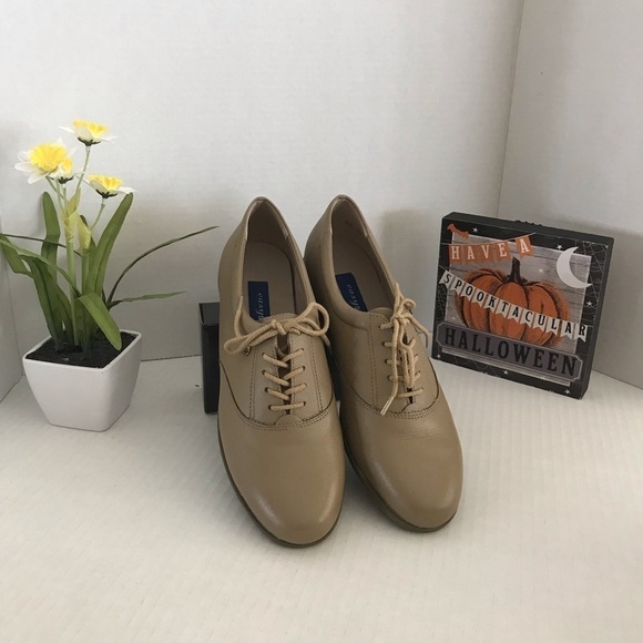 Easy Spirit Motion Leather Oxfords - Picture 1 of 8